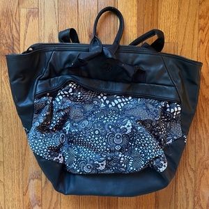 lululemon shoulder bag